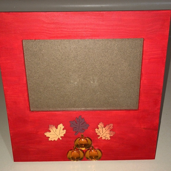 Rustic picture frame decorated with pumpkins and leaves - Picture 8 of 8